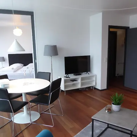 Apartment Center 220